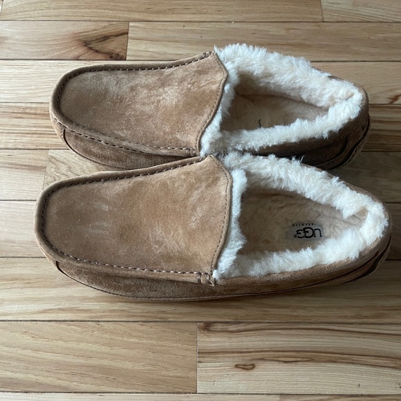 Men’s UGG slippers - Picture 4 of 8